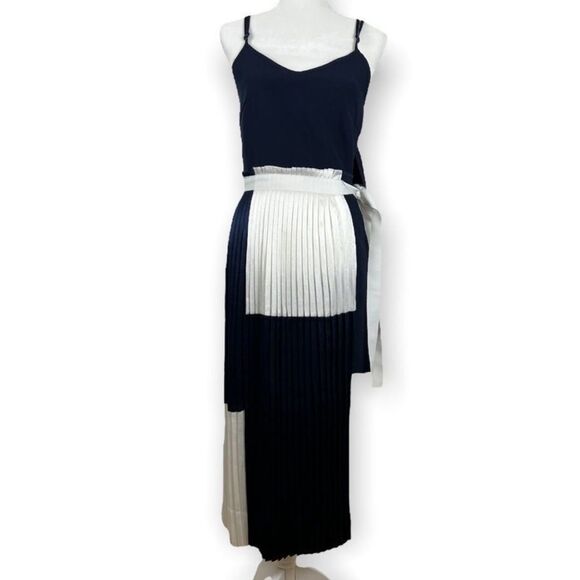 Boohoo Navy Blue and White Maxi Dress with Pleated Skirt - Picture 3 of 11